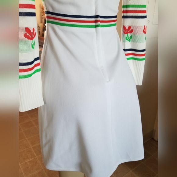 Vintage  Vicky Vaughn polyester  knitt white green red short 60s mini  dress - Picture 4 of 16